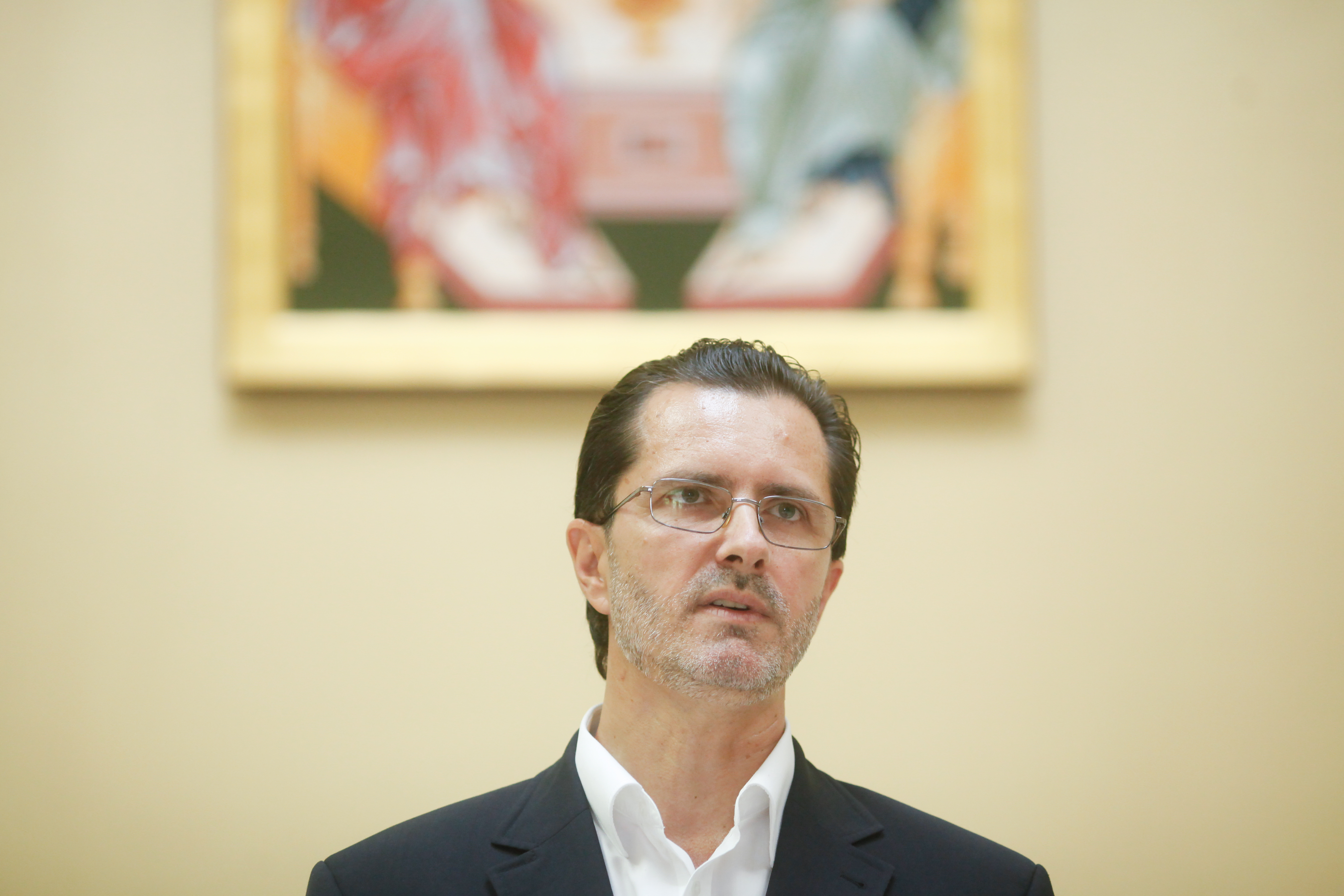 Bănescu îl ceartă pe ÎPS Teodosie, care spune că fumătorii nu pot bea agheasmă: „Cel luptat de o patimă are și el nevoie de Hristos”