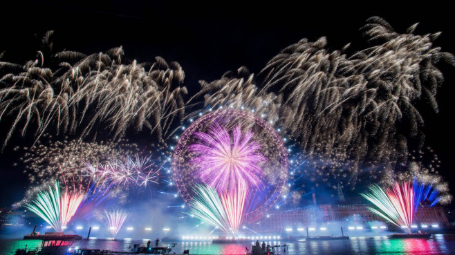 01/01/2024. London, United Kingdom. 2024 NYE Fireworks London. PUBLICATIONxNOTxINxCHNxJPNxPOLxRUS Copyright: xMartynxWhe