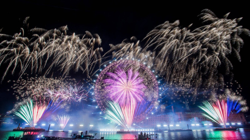 01/01/2024. London, United Kingdom. 2024 NYE Fireworks London. PUBLICATIONxNOTxINxCHNxJPNxPOLxRUS Copyright: xMartynxWhe