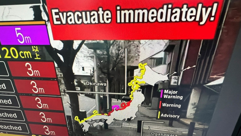 televziziunile au indemnat oamenii sa evacueze zona