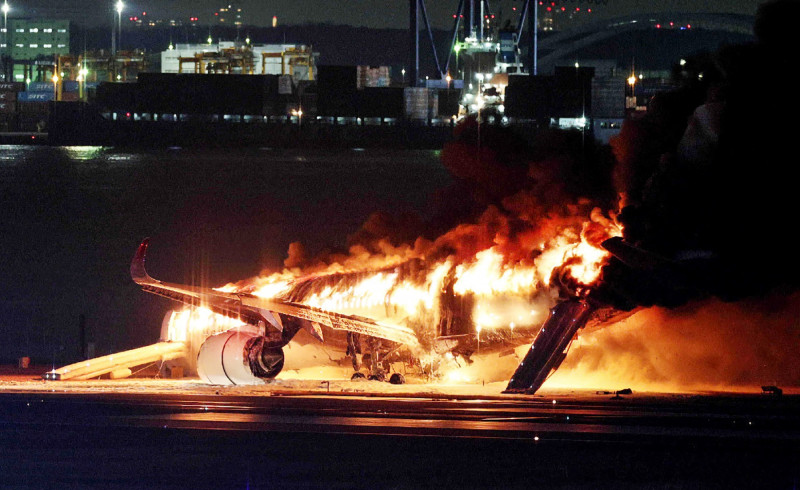 avion-tokyo-incendiu-profimedia1