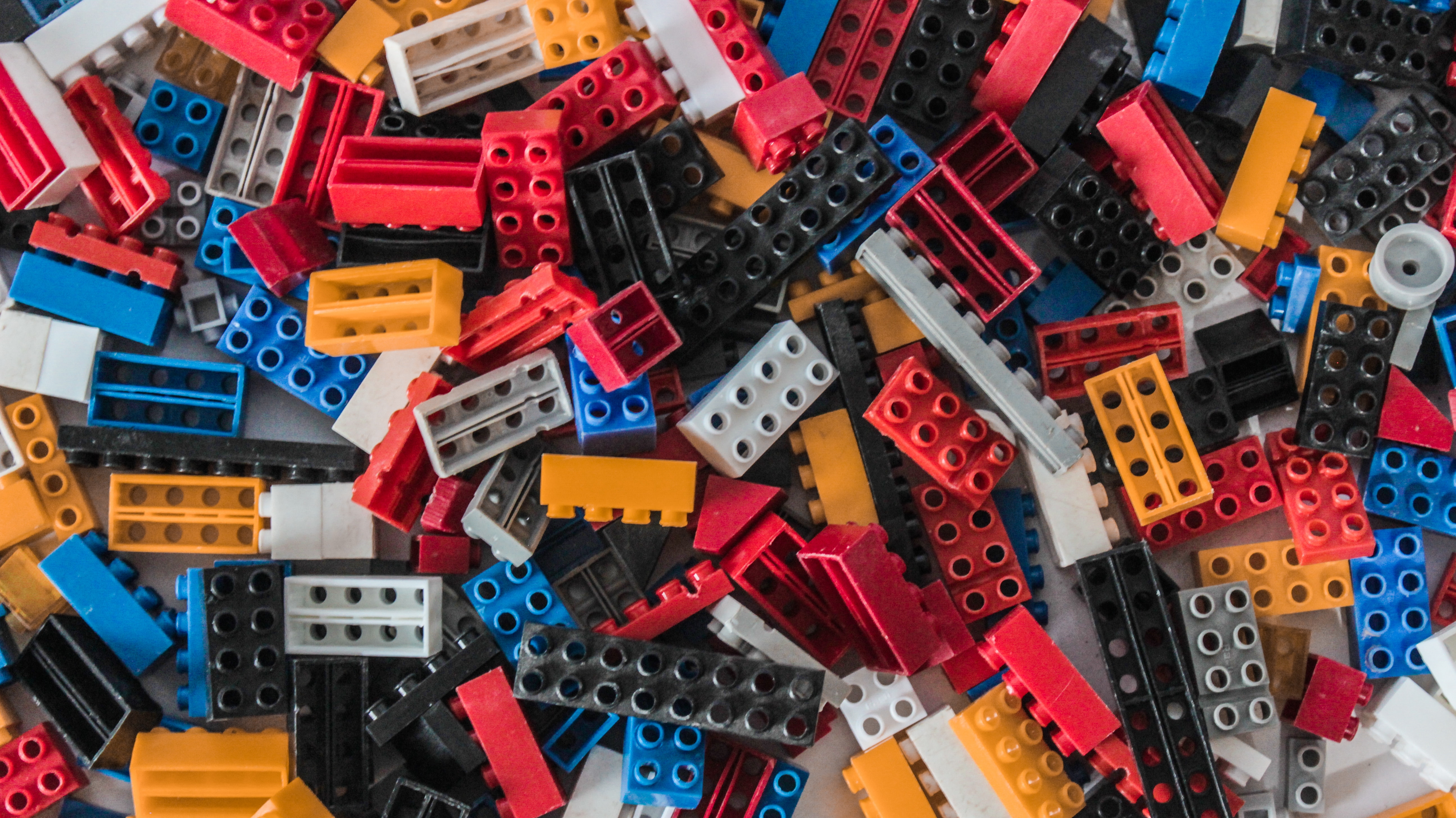 (P) Top 7 beneficii ale jocurilor lego în dezvoltarea copilului tău