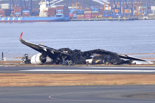 Ce s-a întâmplat pe pista aeroportului Haneda: Japonia face publice transcrierile comunicaţiilor dinainte de coliziunea fatală