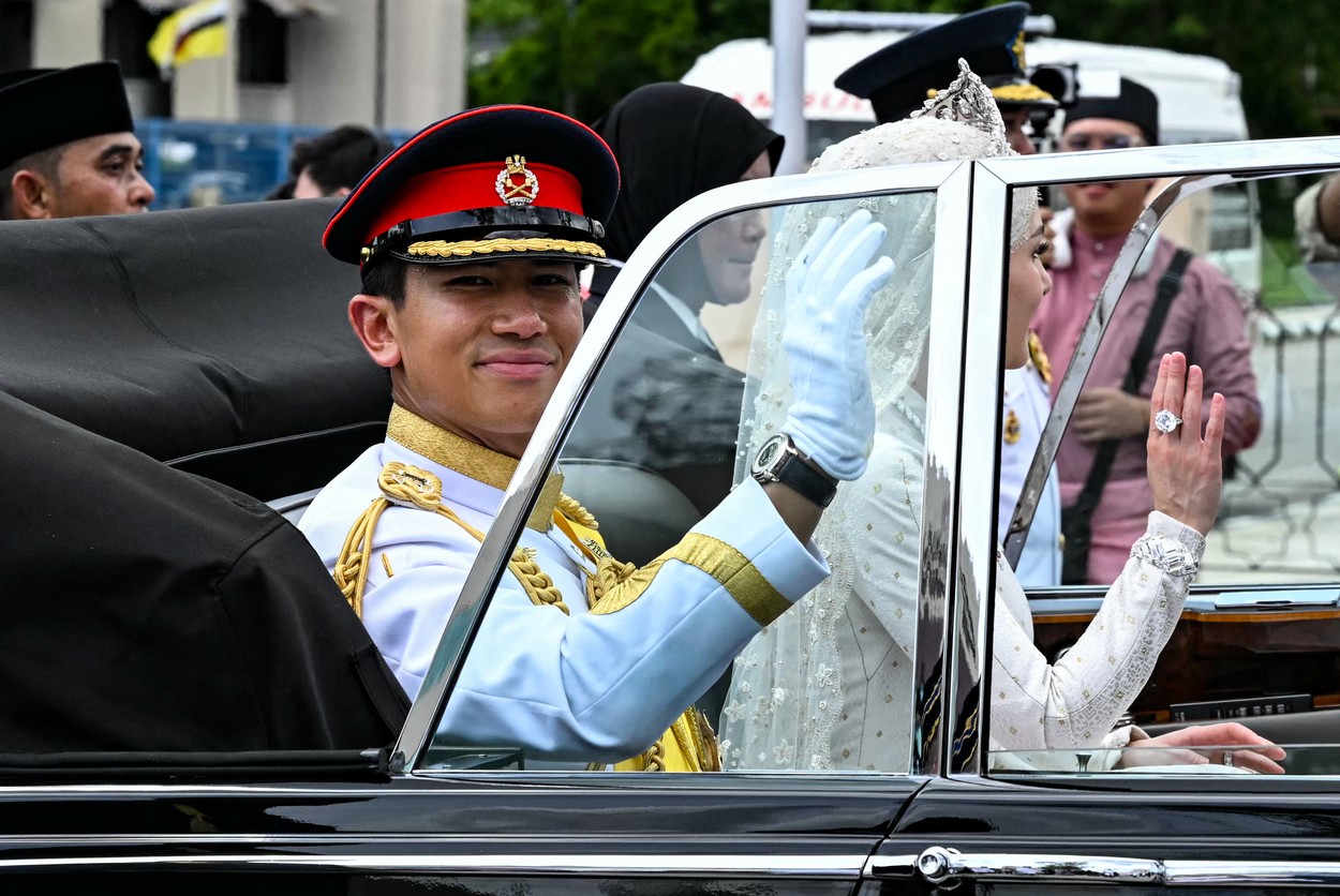 Cel mai dorit burlac din Asia, prinţul Abdul Mateen, s-a însurat. Ceremoniile au durat 10 zile 