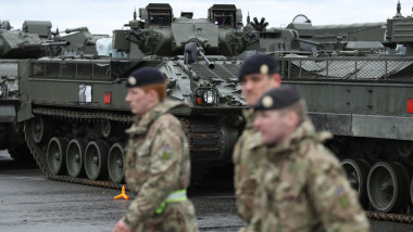UK Troops Unload Heavy Weaponry In Estonia