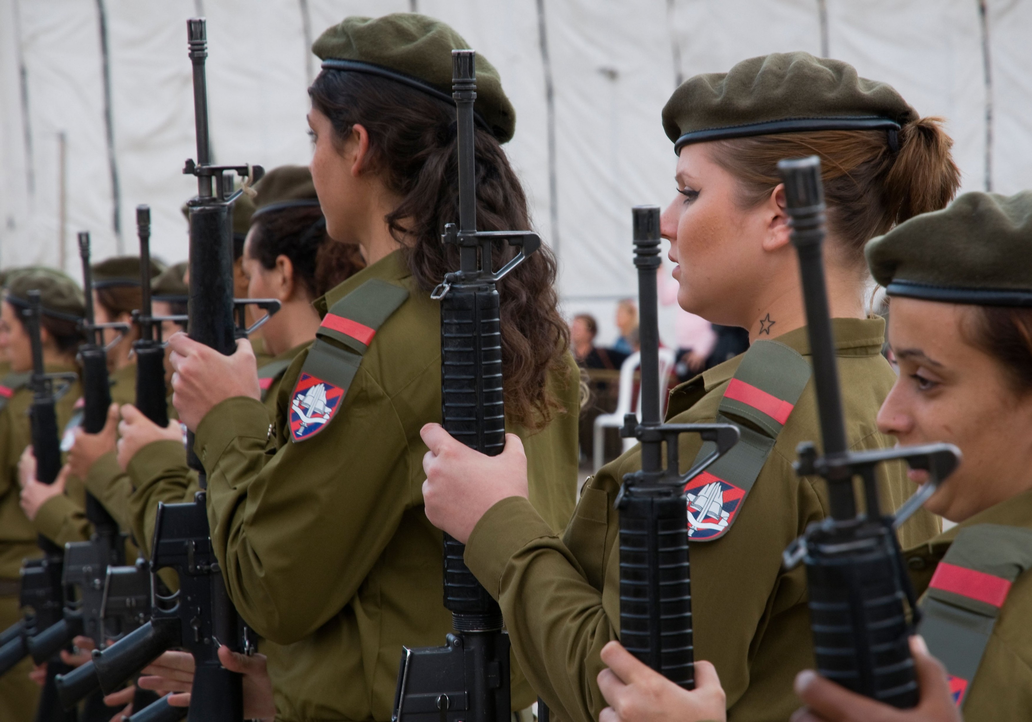 Povestea femeilor-soldat din Israel care au avertizat asupra pericolului, dar nu au fost ascultate. Au fost primele ucise de Hamas