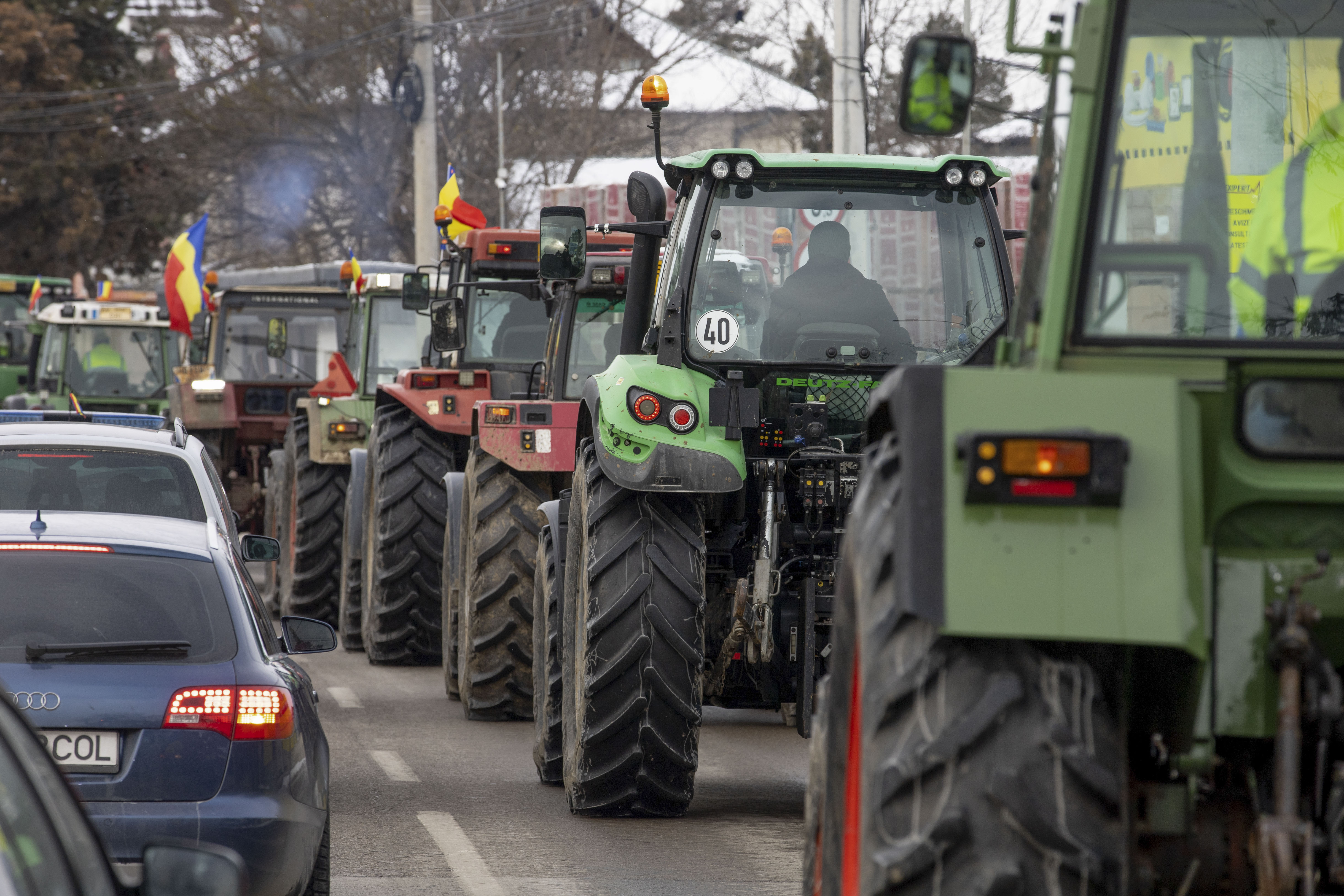 Guvernul a ajuns la un acord cu fermierii și transportatorii. Protestele vor înceta de îndată