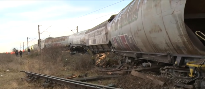Un tren privat de marfă încărcat cu cereale a deraiat între Craiova şi Caracal. Trei trenuri spre București au întârzieri de câteva ore