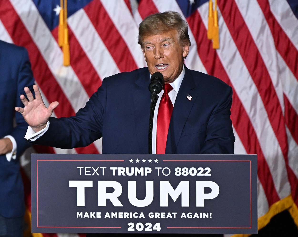 Trump a  câștigat primarele republicane din Iowa: Va trebui să deportăm într-un ritm cum nu s-a mai văzut de pe vremea lui Eisenhower