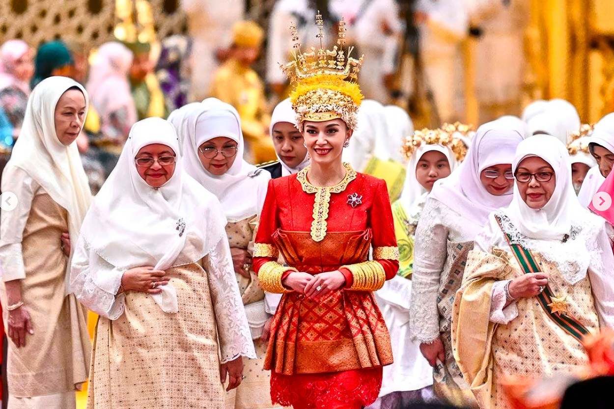 Banchet fastuos în Brunei, pentru nunta fiului sultanului. Ceremoniile au avut loc în cel mai mare palat din lume