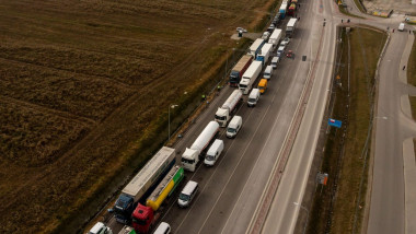 camioane care stau la coada din cauza protestelor fermierilor din polonia