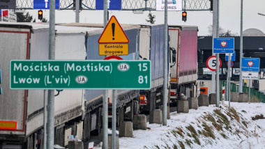 Polish transport business block border crossings with Ukraine - 15 Jan 2024