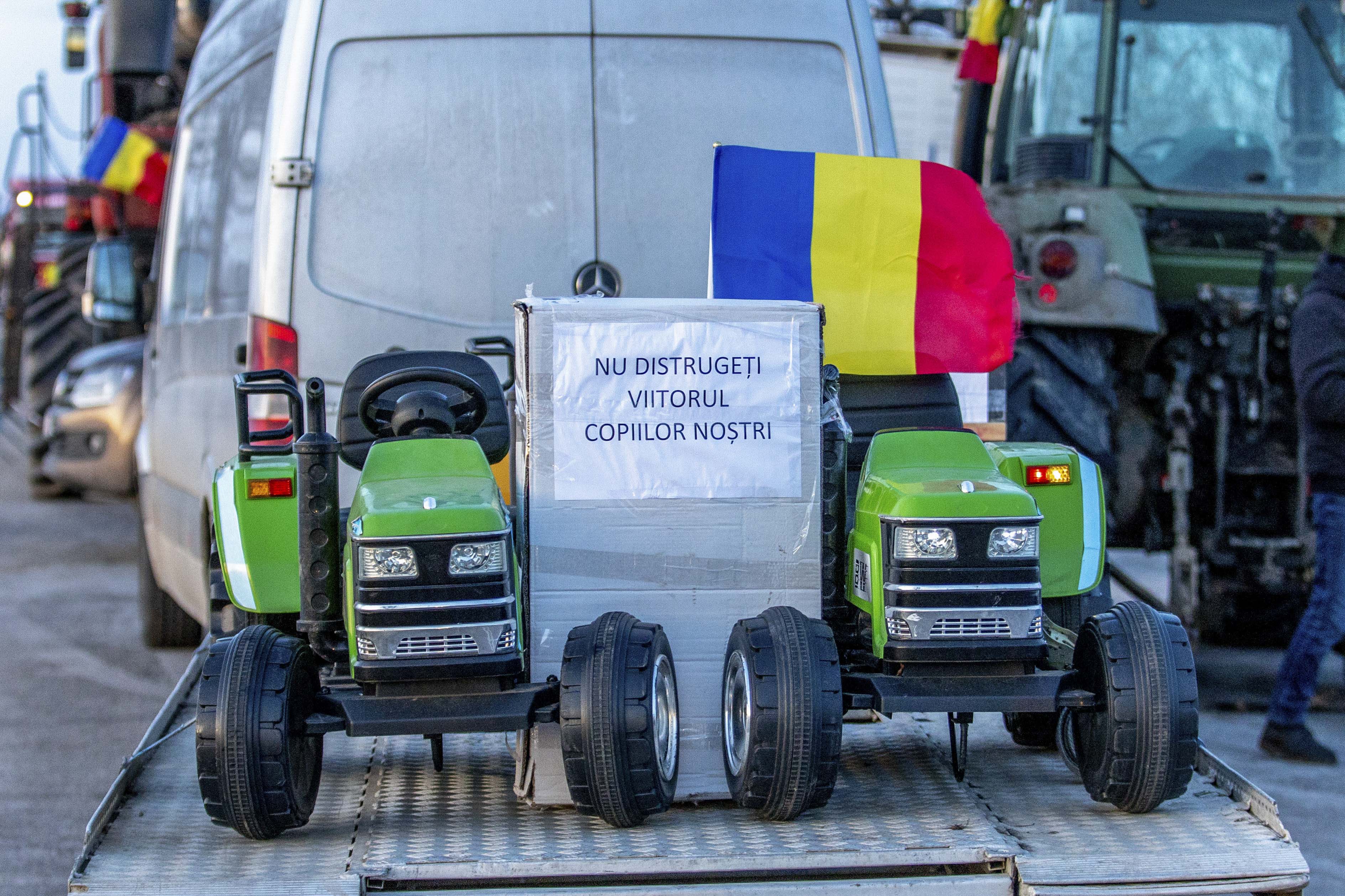 Mesajul lui Iohannis pentru fermierii români: Nu a fost afectată piaţa românească de produsele care doar tranzitează România