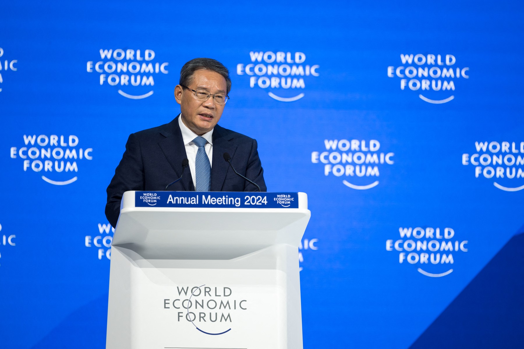 China critică restricțiile SUA asupra importurilor de cipuri: „Tehnologia nu ar trebui folosită pentru a limita dezvoltarea altor ţări”
