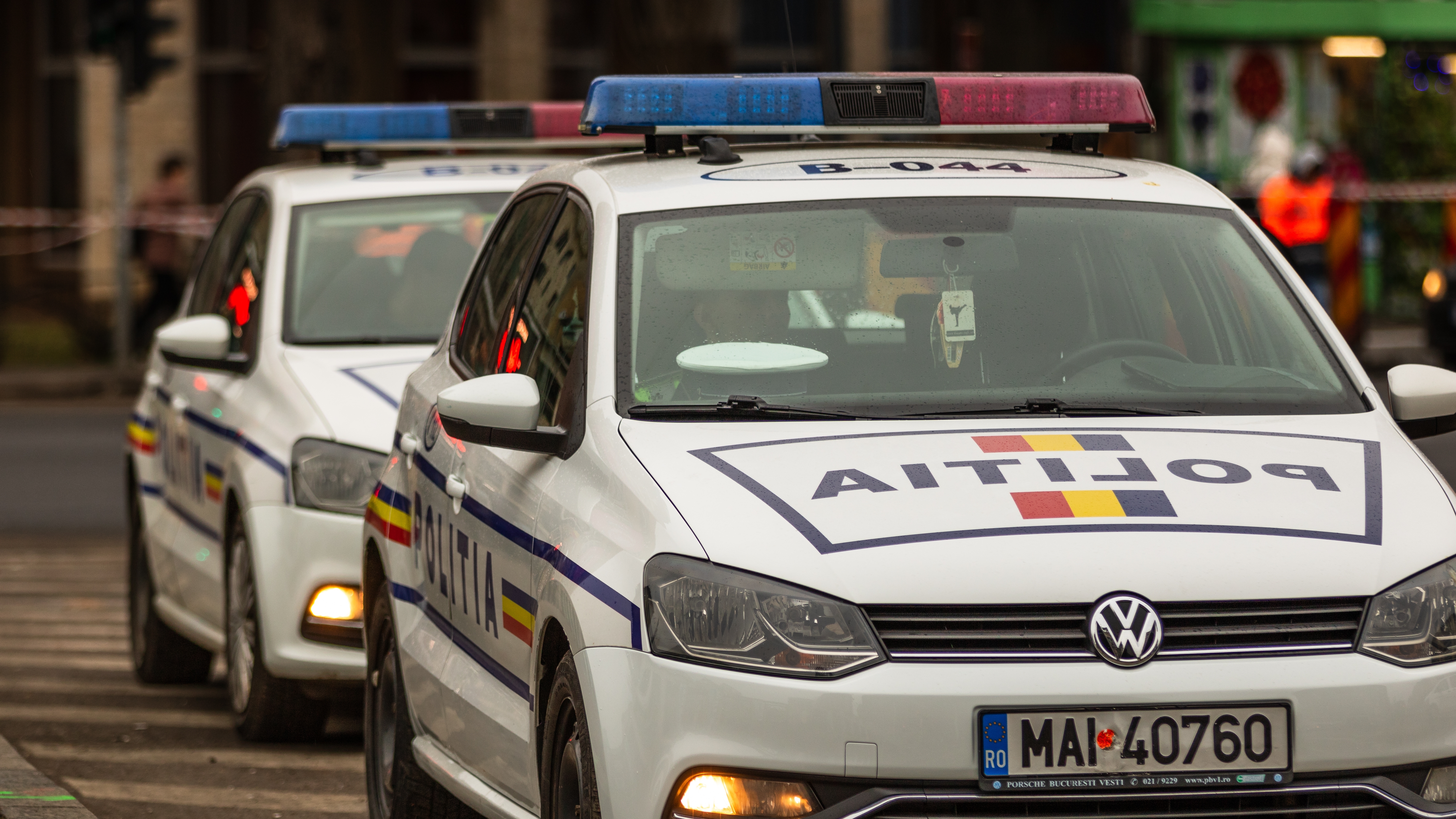 Un bărbat din Argeș a fost înjunghiat de un prieten. În loc să anunțe poliția s-a dus acasă, a făcut un duș și s-a băgat în pat