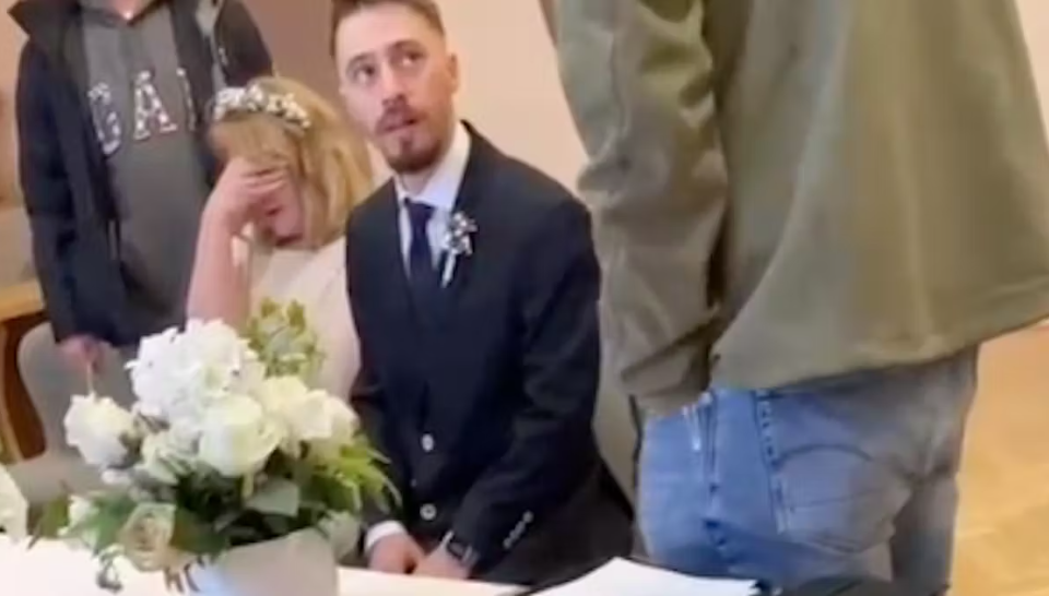 VIDEO Momentul în care un mire este arestat în Austria, în mijlocul ceremoniei. Mireasa a suferit un șoc și a fost dusă la spital