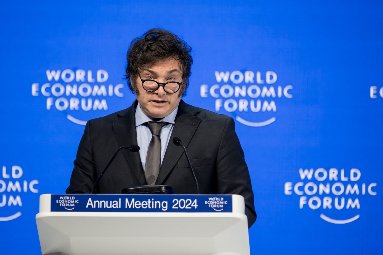 Javier Milei laudă piețele libere și critică socialismul la Davos, în prima călătorie prezidențială internațională