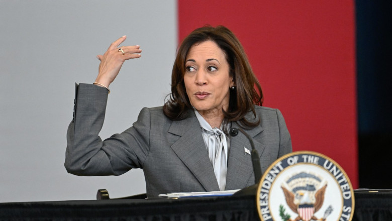 kamala harris face declaratii de presa