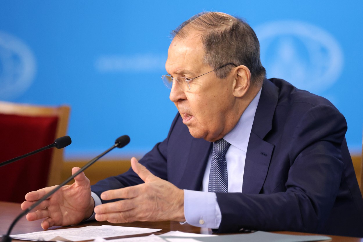 Lavrov: „Discuţiile despre controlul armelor nucleare sunt imposibile cât timp SUA susţin Ucraina”