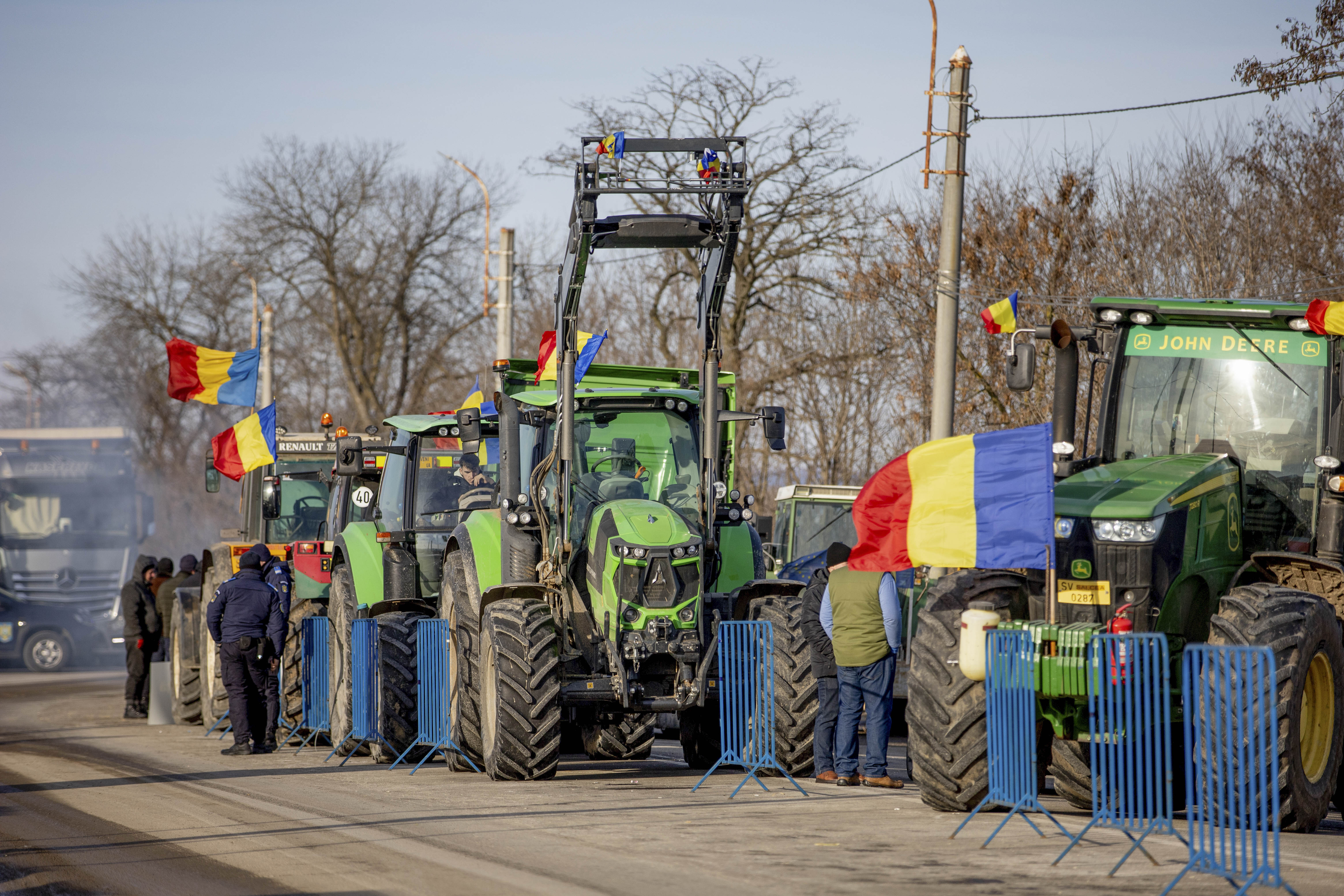 Măsuri pentru fermieri. Ciolacu: ITP-ul utilajelor va putea fi făcut la sediul fermelor. Amânarea ratelor pentru cei afectați de secetă