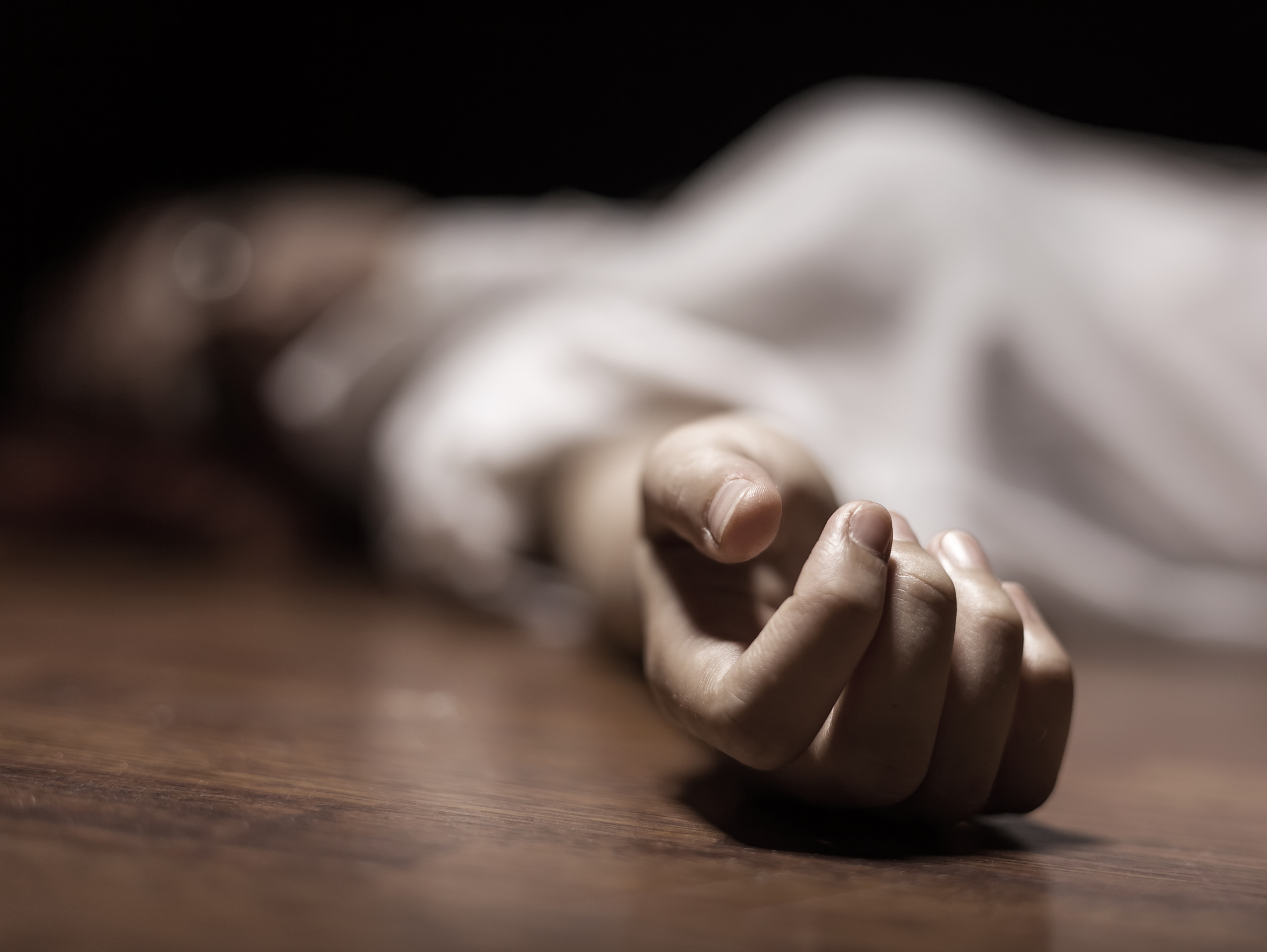 Moarte învăluită în mister în Caraș-Severin. O mamă și fiul ei, găsiți morți în propria casă
