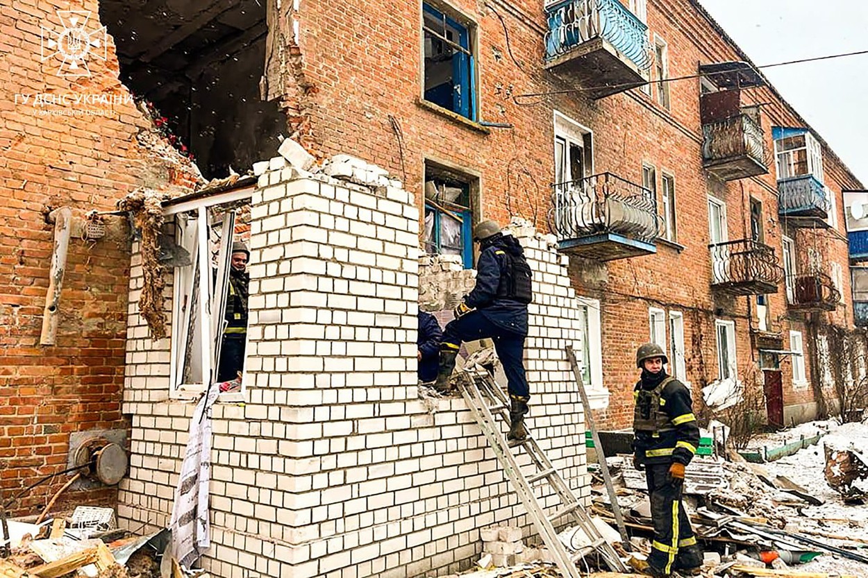 Rușii susțin că au bombardat o clădire cu „mercenari francezi” în Ucraina. Franța dezminte și acuză Rusia de „manipulare grosolană”