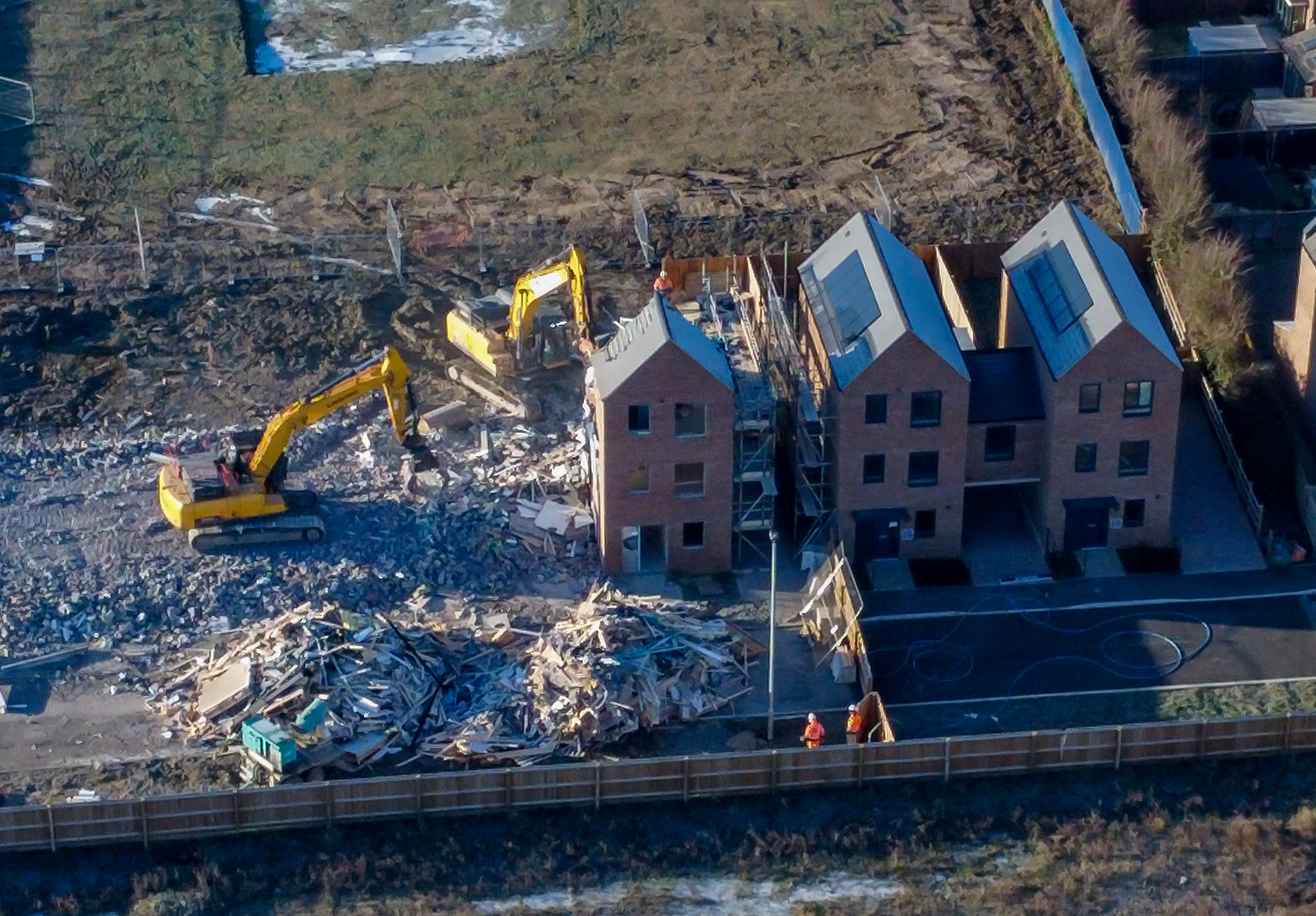 Un dezvoltator imobiliar demolează peste 80 de case pe care abia le-a construit. Descoperirea care a dus la decizia drastică