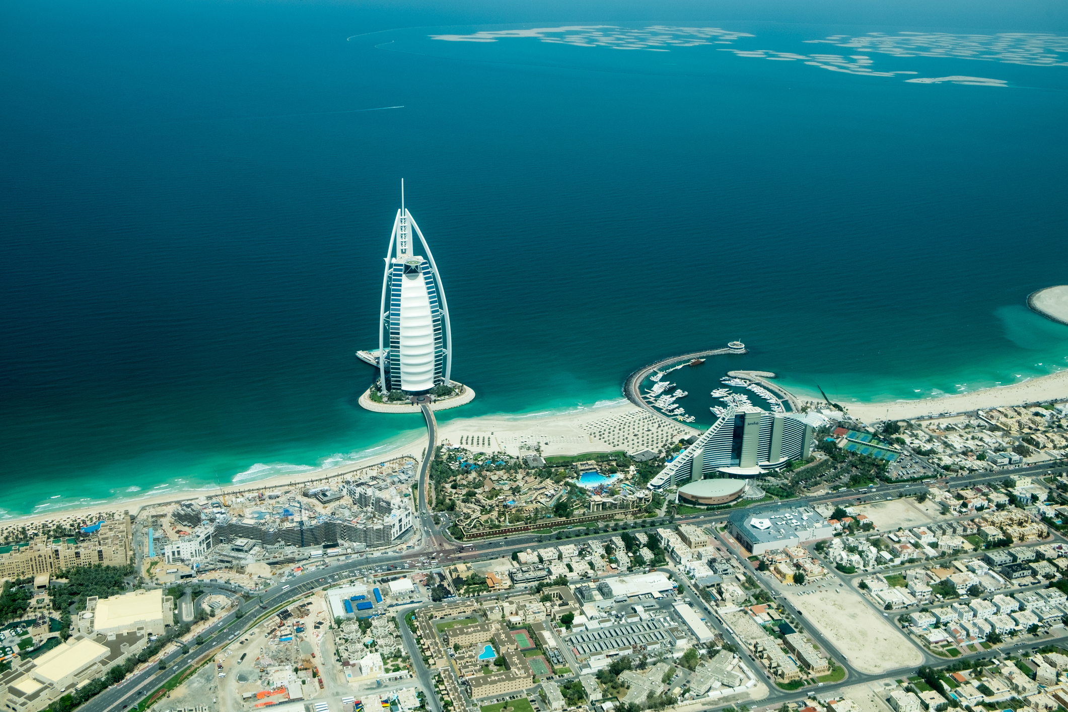 Restaurantele din Dubai îşi reduc meniurile, din cauza dificultăţilor de aprovizionare provocate de războiul din Iran