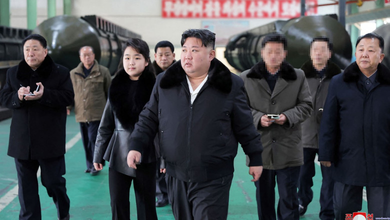 Kim Jong Un și camarila