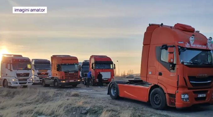 Transportatorii și fermierii blochează țara pe model german. Pe Centura Capitalei este haos și nu se mai circulă
