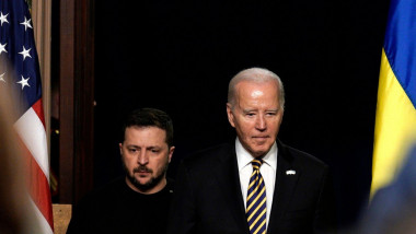 Washington, Vereinigte Staaten. 12th Dec, 2023. United States President Joe Biden and President Volodymyr Zelensky of Ukraine arrive to hold a joint press conference in the Indian Treaty Room in the Eisenhower Executive Office Building on the White House