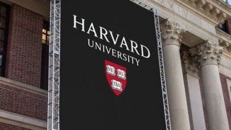 Un judecător american blochează încercarea Administrației Trump de a limita accesul studenților internaționali la Harvard