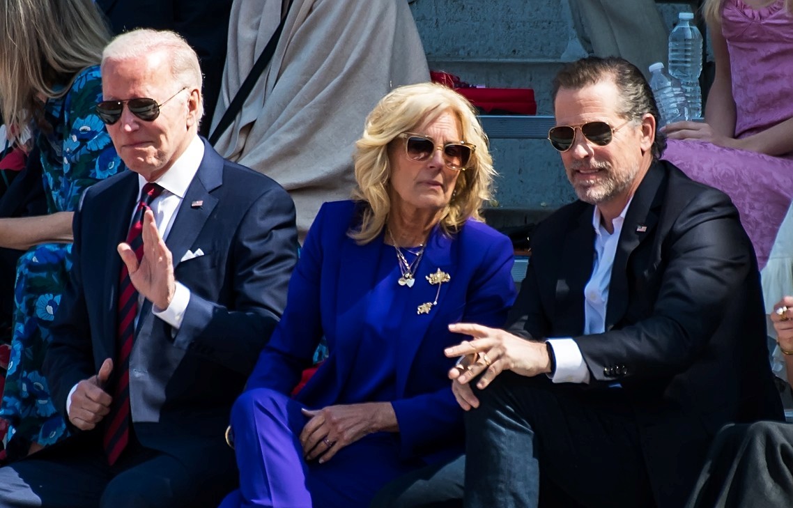 Jill Biden își apără fiul vitreg de acuzațiile republicanilor: „Cred că ceea ce îi fac lui Hunter este crud”
