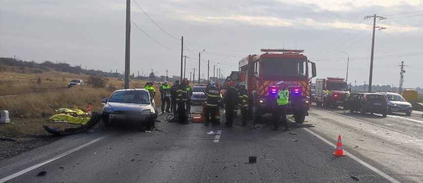 Accident grav pe DN1: Doi oameni au murit și alți patru au fost răniți