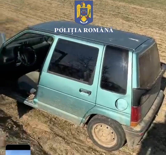 Șofer oprit cu focuri de armă în Constanța. Și-a abandonat mașina și a luat-o la fugă pe câmp. Ce au găsit polițiștii în autoturism