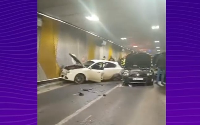 Carambol în Pasajul Unirii din București. Patru oameni au fost răniți