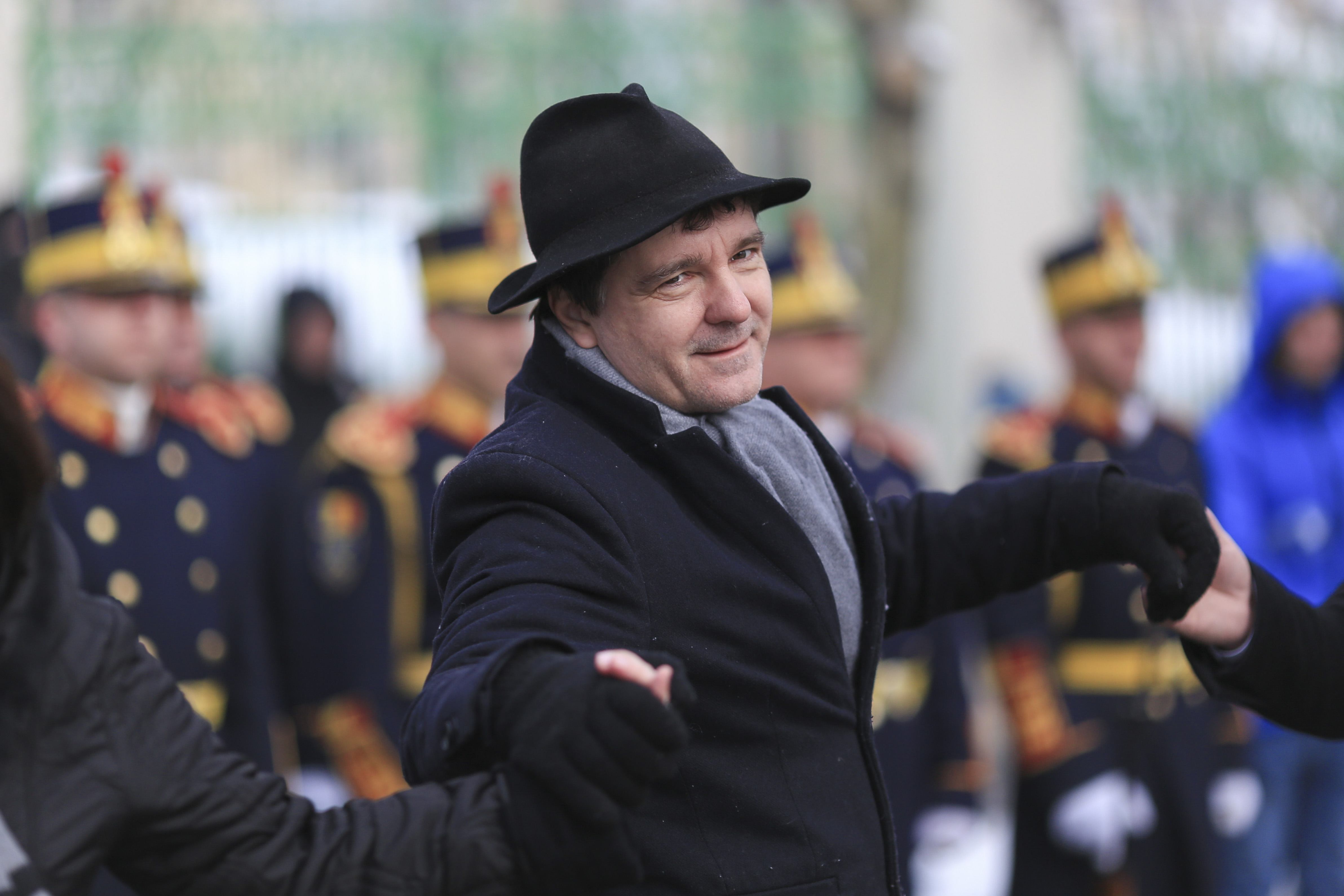 „Mica unire” a politicienilor de la București. Puterea și Opoziția au intrat în horă de Ziua Principatelor Române