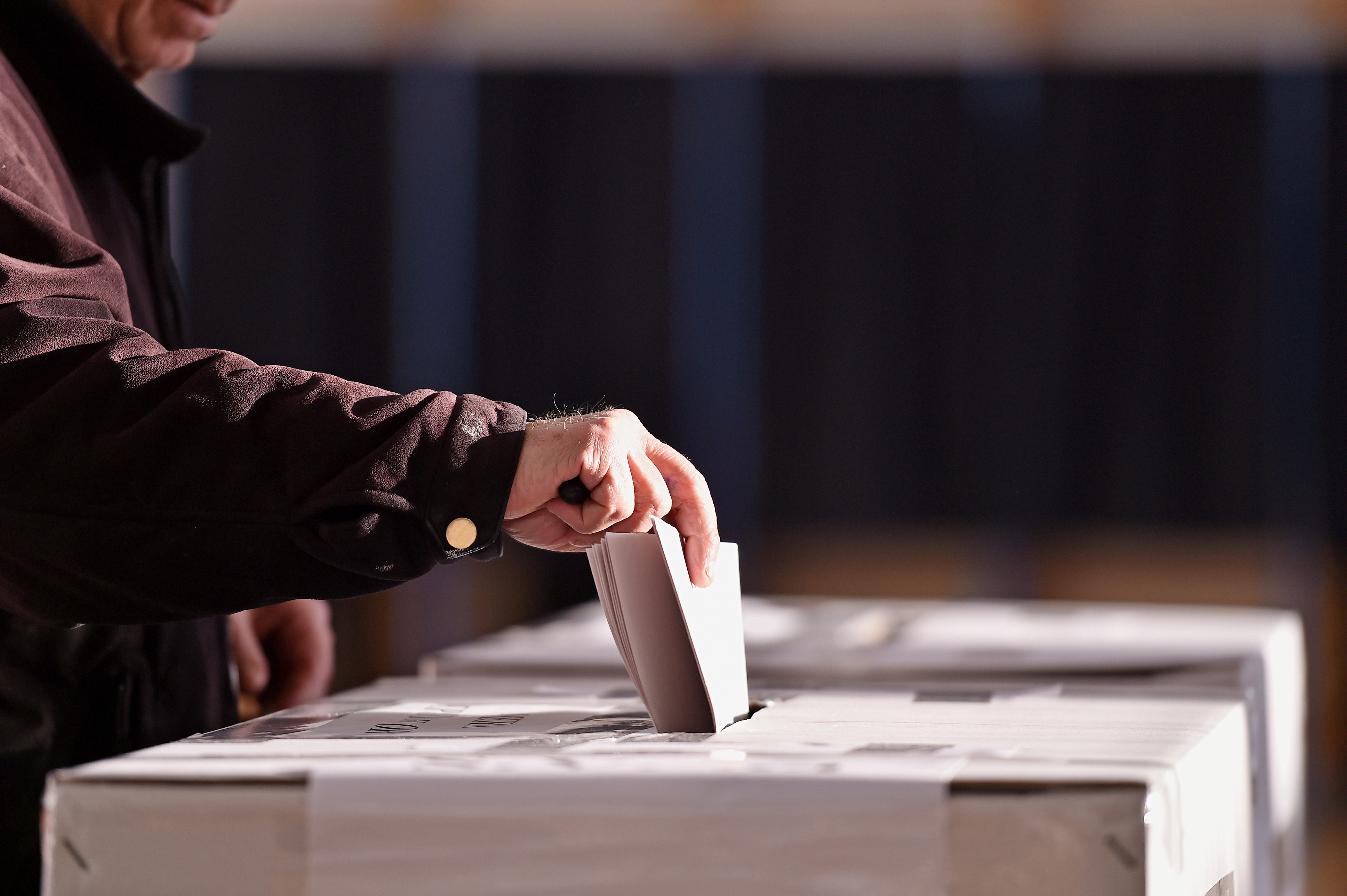 Unele țări au decis să-i amendeze drastic pe cetățenii care nu votează. Liderii sunt îngrijorați de o prezență scăzută la alegeri