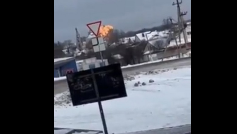 Momentul în care avionul militar rusesc se prăbușește în regiunea Belgorod din Rusia