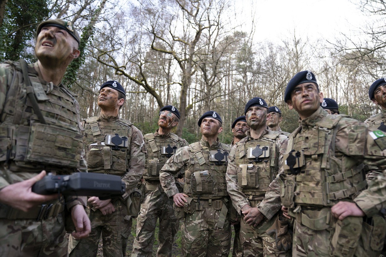 Șeful armatei UK îi avertizează pe britanici să se pregătească de un război masiv cu Rusia