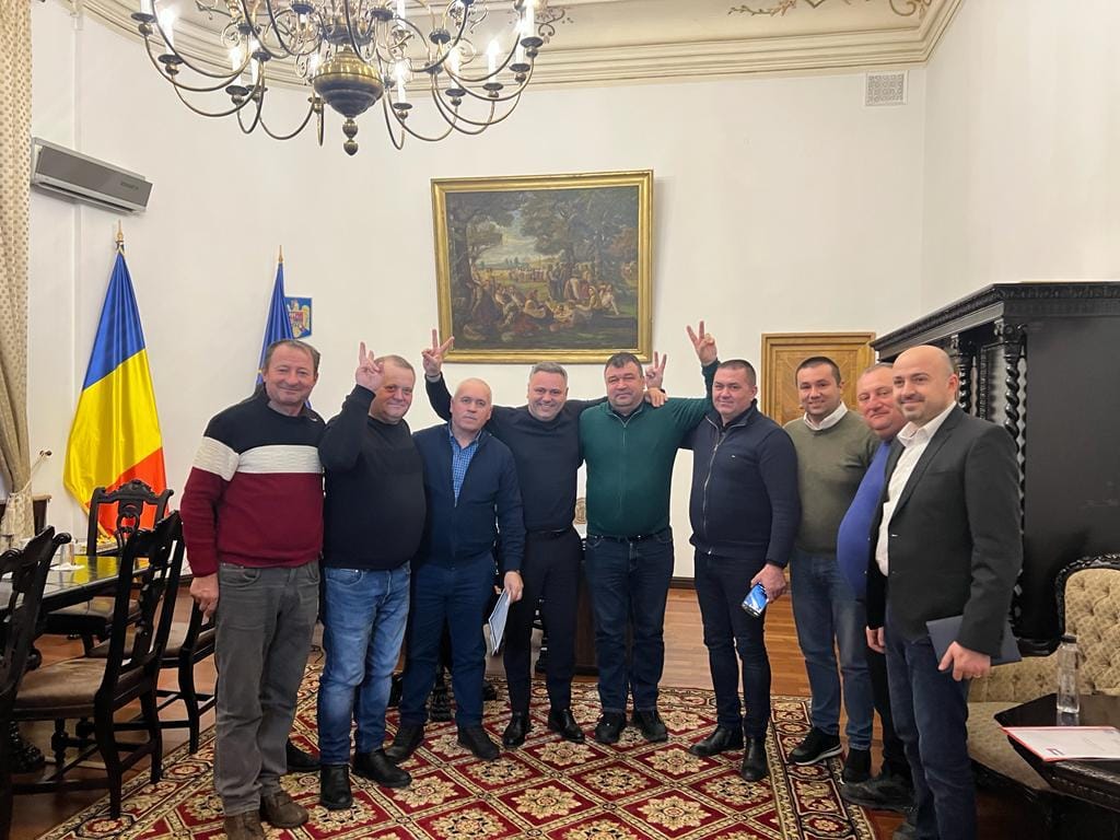 Barbu, după cinci ore de discuții cu fermierii din Botoşani şi Timiş: „Au înţeles că există bani pentru toate problemele lor”