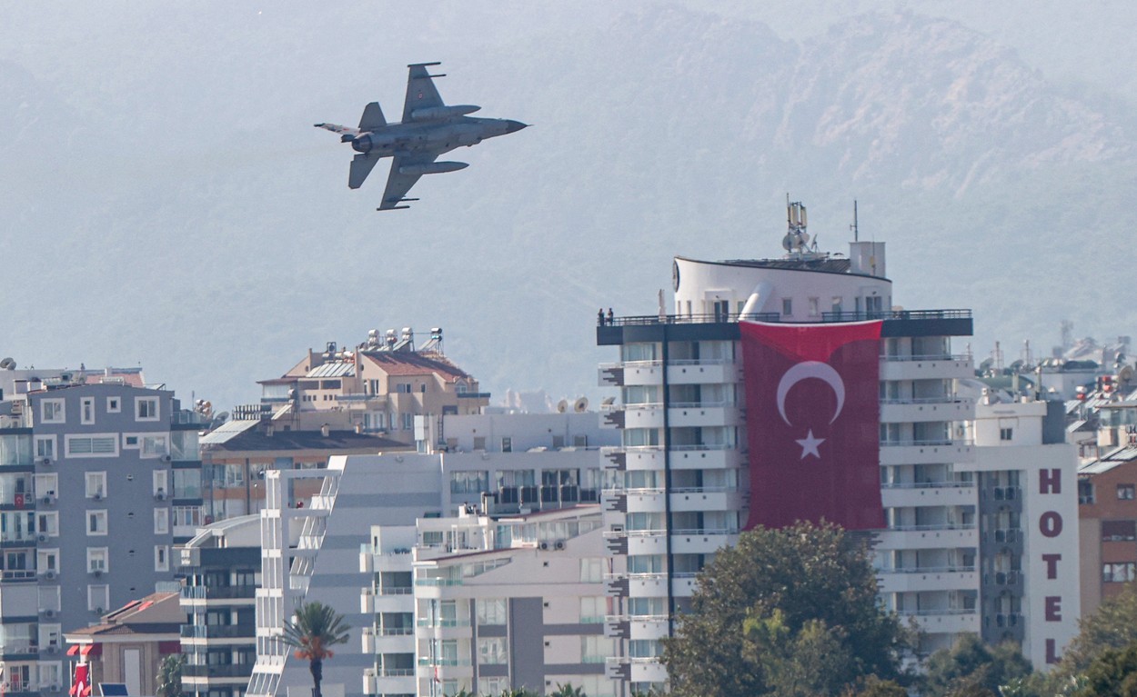 Administraţia Biden invită Congresul SUA să aprobe vânzarea de F-16 către Turcia, după ce Ankara a ratificat aderarea Suediei la NATO