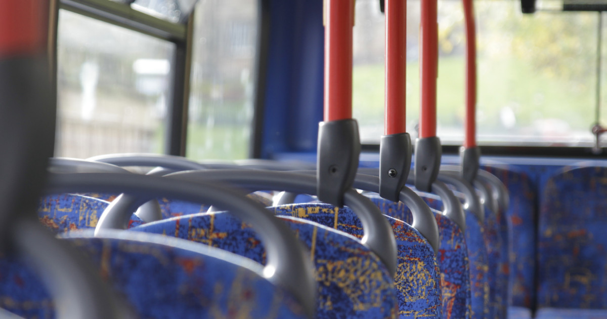 Tânăr din Ilfov, arestat pentru agresarea unui adolescent în autobuz