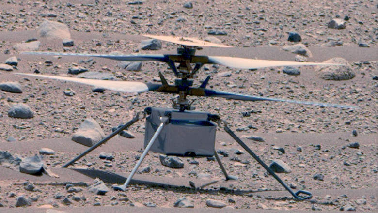 elicopterul Ingenuity într-o poză de pe Marte