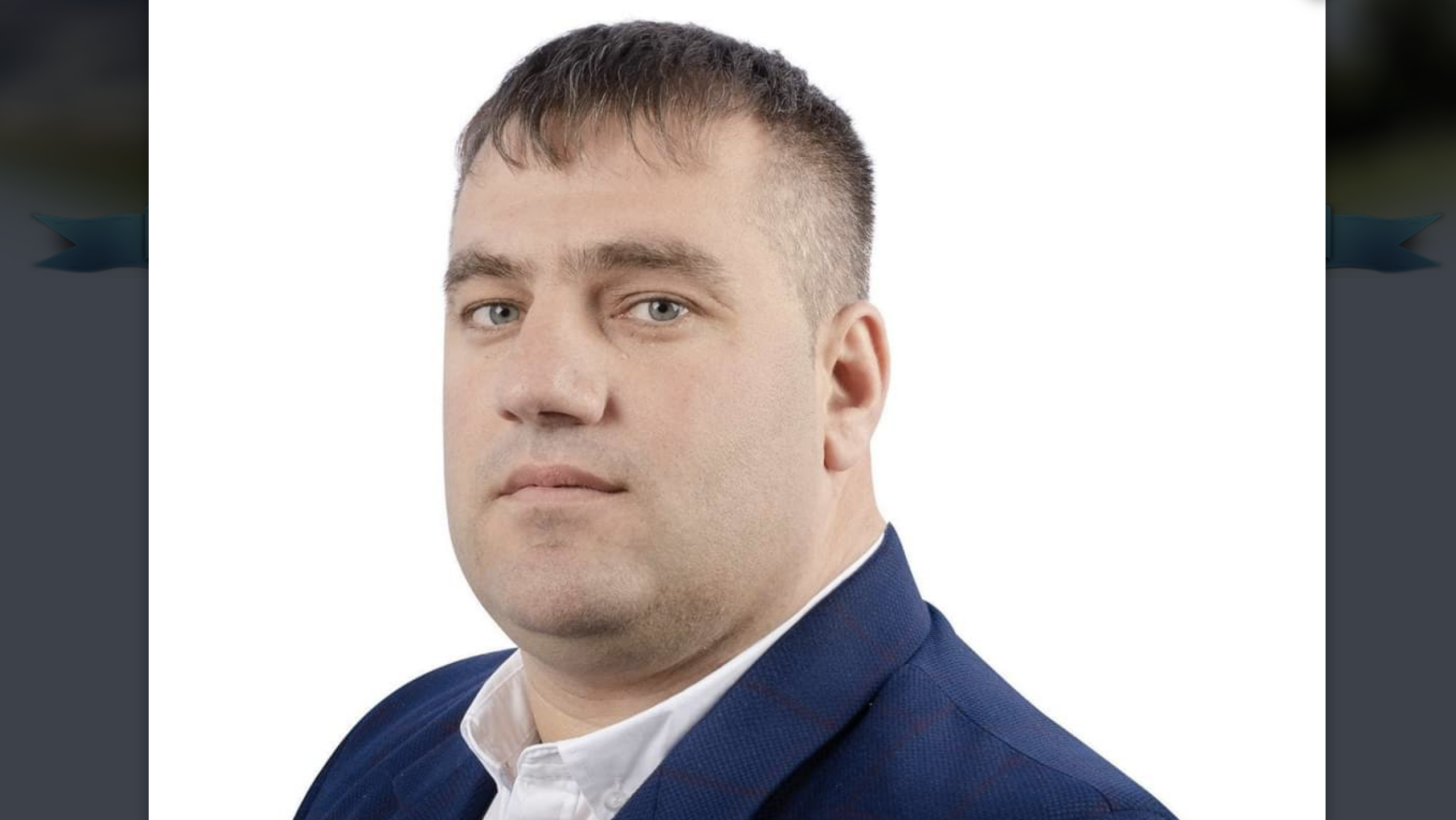 Primar din Buzău reținut pentru că luat leagănele primăriei și uși de la o grădiniță și le-a instalat la pensiunea lui