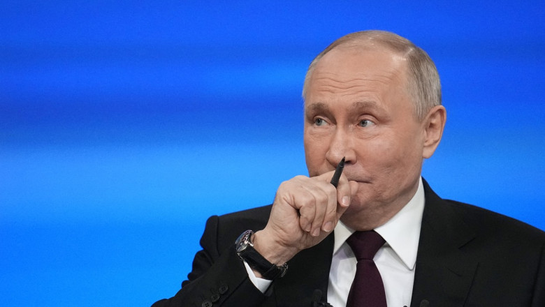 Bloomberg: Putin ar fi luat legătura cu SUA şi ar fi dat semnale că e dispus la negocieri cu Ucraina. Kremlinul neagă