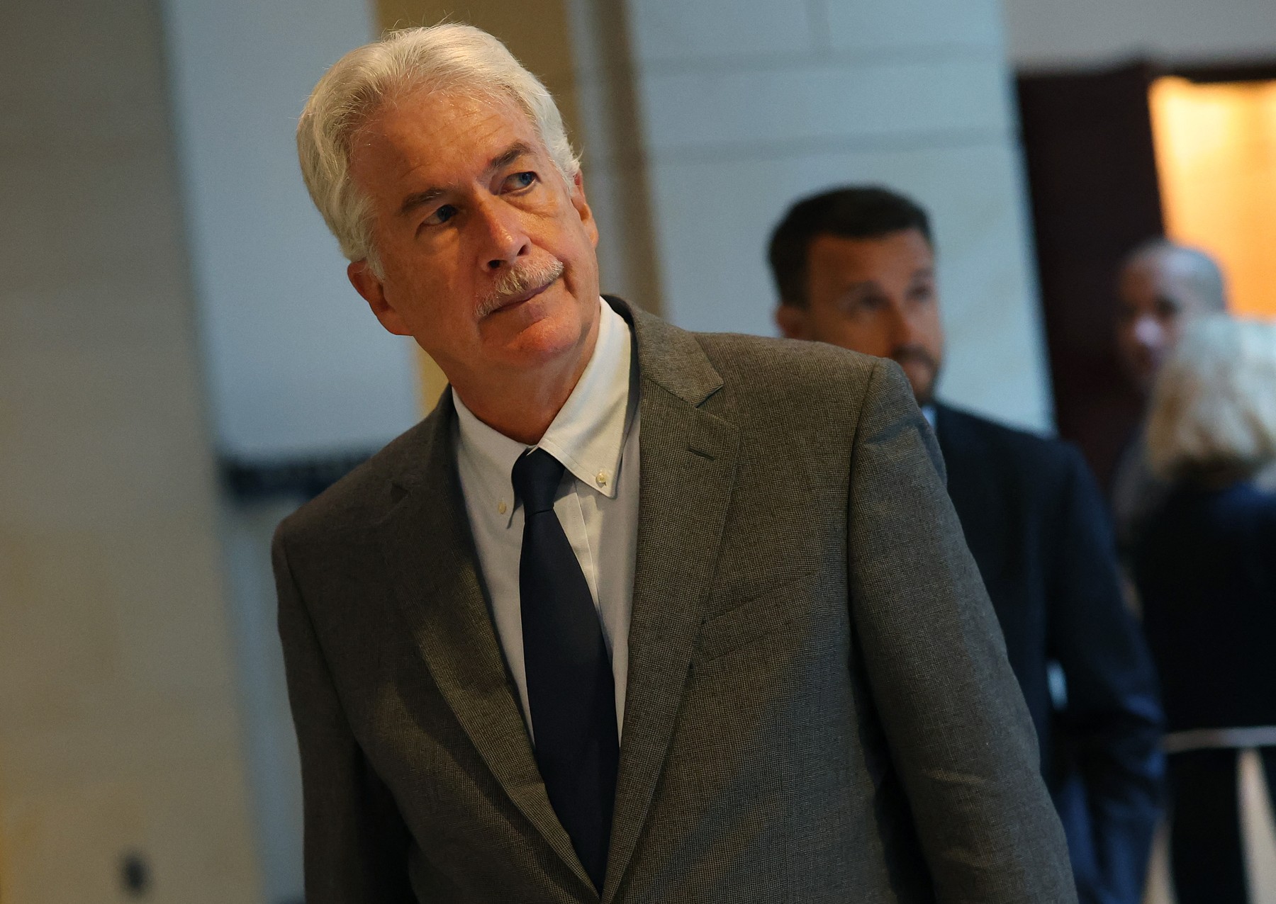 CIA va încerca să medieze, la Paris, un acord de armistițiu între Israel și Hamas