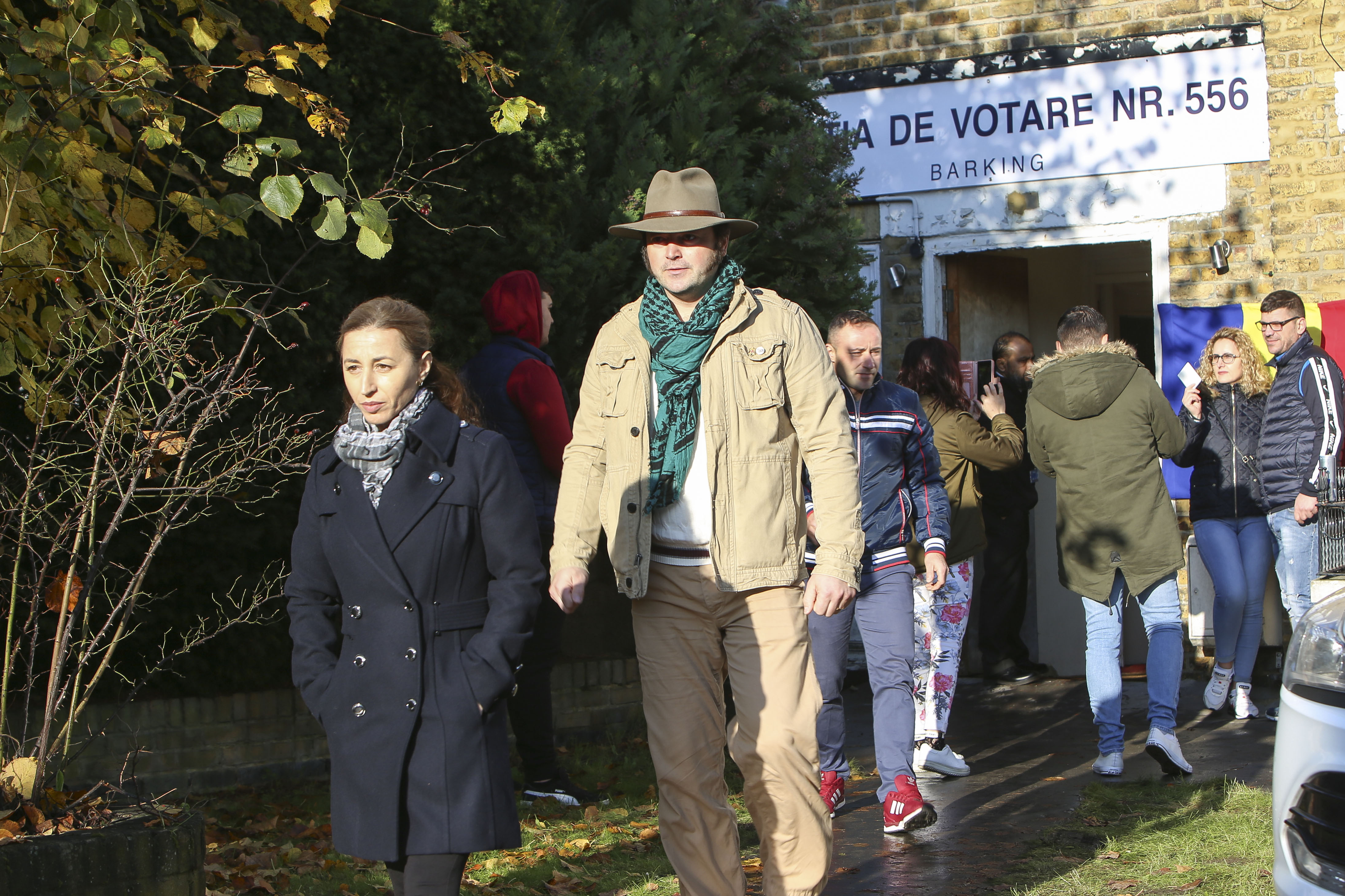 Românii din diaspora nu s-ar întoarce acasă doar pentru bani. Ce își doresc oamenii pentru a reveni în țară