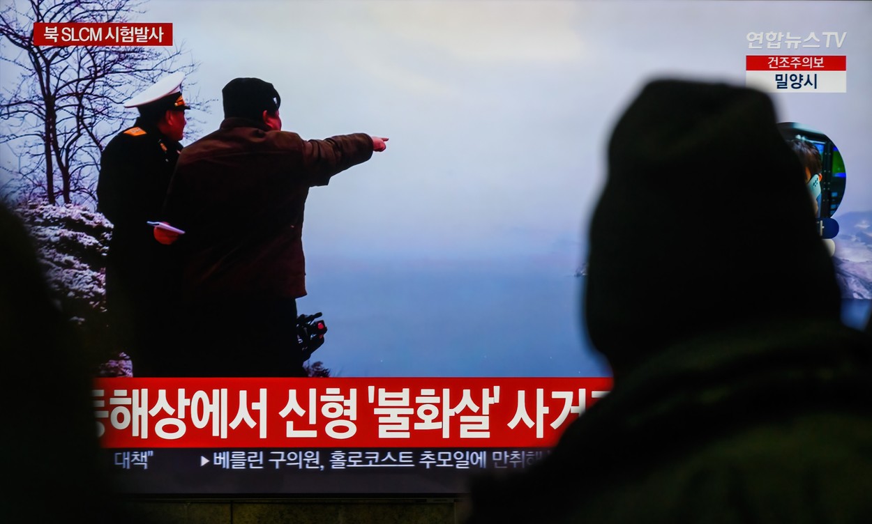 Kim Jong Un a supravegheat testarea unor rachete de croazieră lansate de pe un submarin