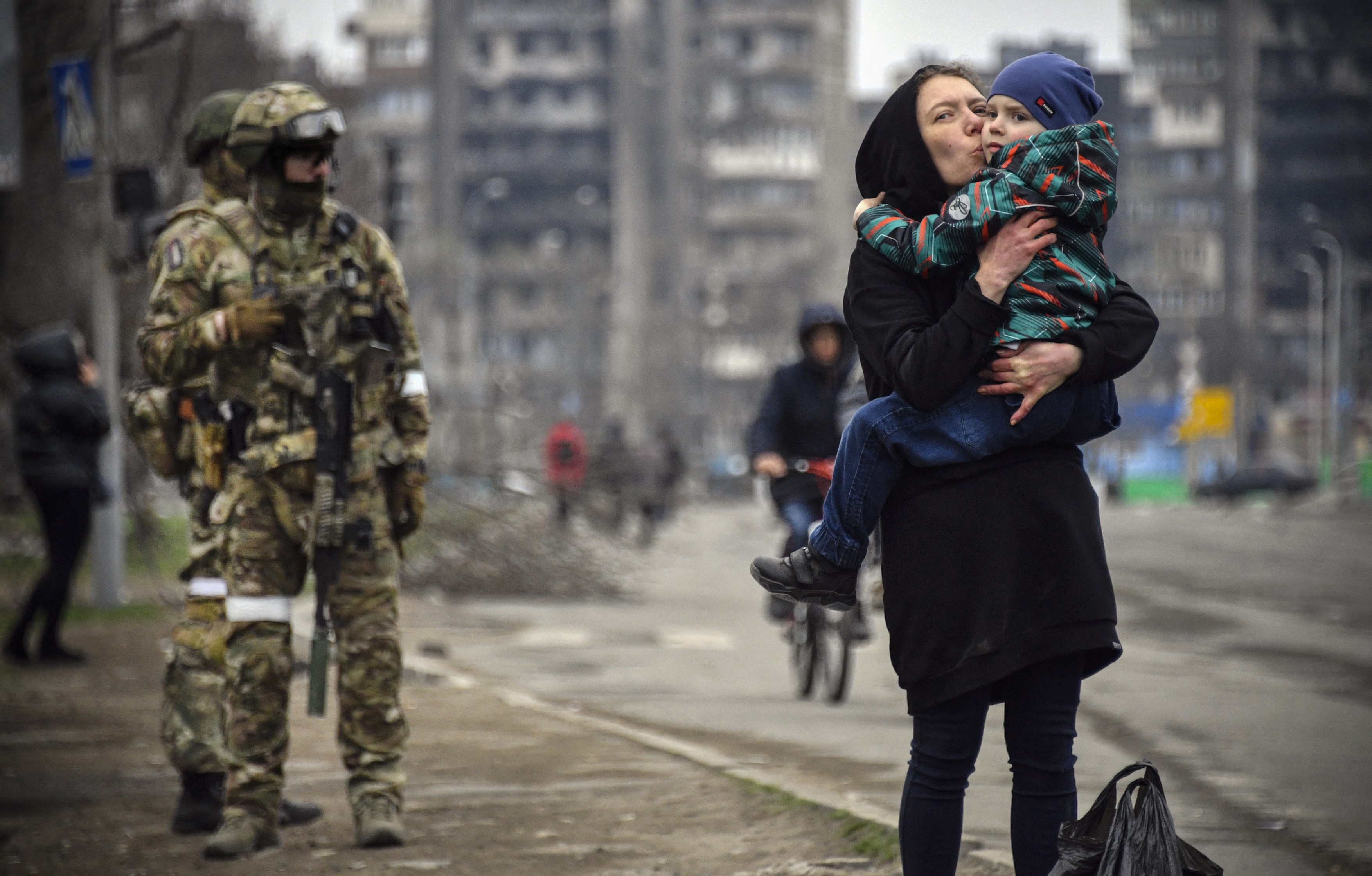 Avertismentul unui fost comandant NATO: Războiul din Ucraina s-ar putea sfârși ca Războiul din Coreea, cu Rusia agățată de teritorii